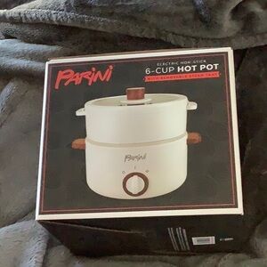 NIB Parini White Electric Non-Stick 6-Cup Hot Pot